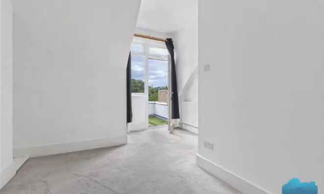 Недвижимость Дом на Приори Роуд, Крауч Энд: 2