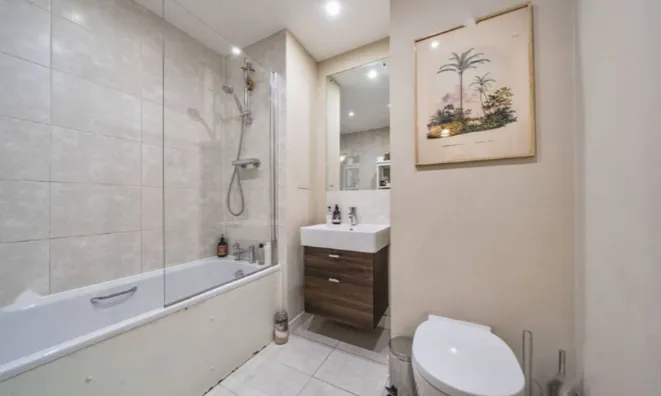 Недвижимость Шервотер Драйв, Хендон, Лондон: 1