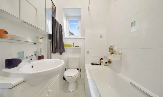 Недвижимость Мансарды на Ферм Парк Роуд: 3