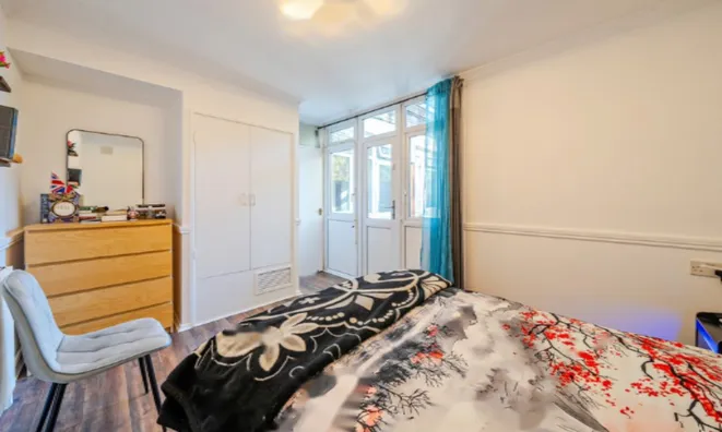 Недвижимость Улица Джона Рёскина : 6