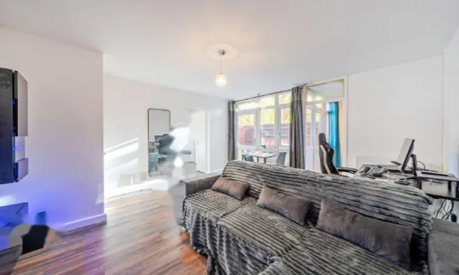 Недвижимость Улица Джона Рёскина : 10