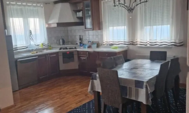 Недвижимость Трёхкомнатная квартира в центре: 4