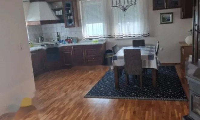 Недвижимость Трёхкомнатная квартира в центре: 8