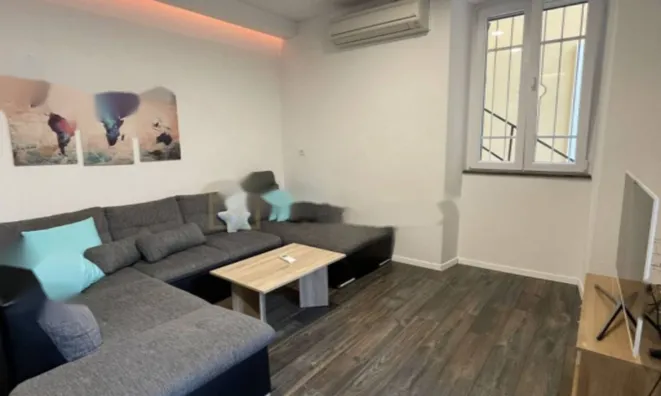 Недвижимость Двухкомнатная квартира в Центре: 3