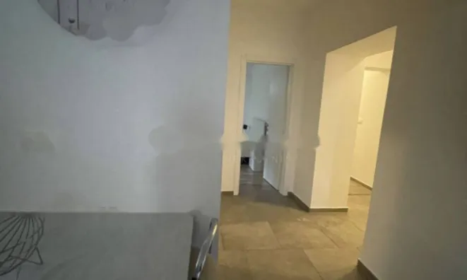 Недвижимость Двухкомнатная квартира в Центре: 8