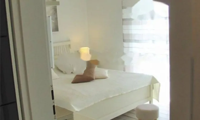 Недвижимость Двухкомнатная квартира в центре: 4