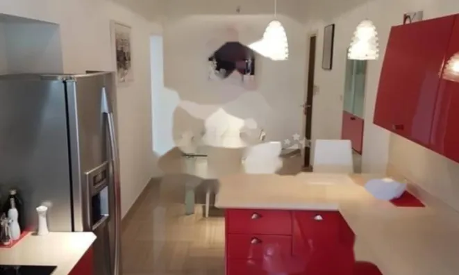 Недвижимость Трехкомнатная квартира в Центре: 10