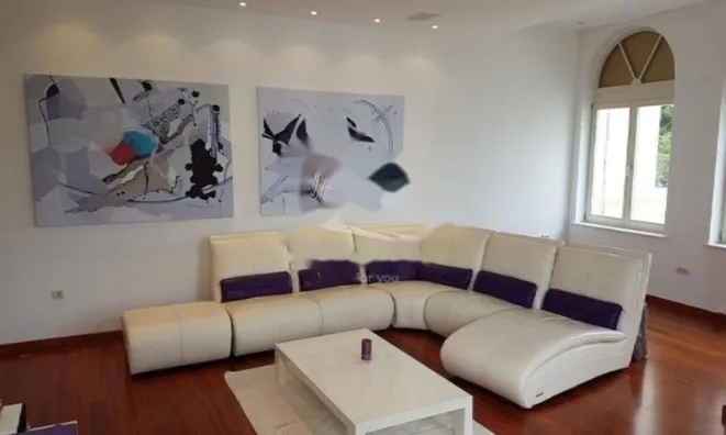 Недвижимость Трехкомнатная квартира в Центре: 15