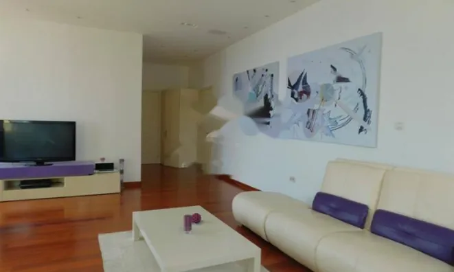 Недвижимость Трехкомнатная квартира в Центре: 39