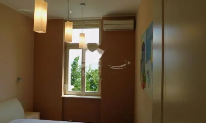 Недвижимость Трехкомнатная квартира в Центре: 44