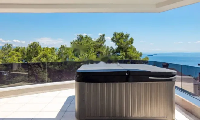 Недвижимость Четырехкомнатная квартира, центр: 10