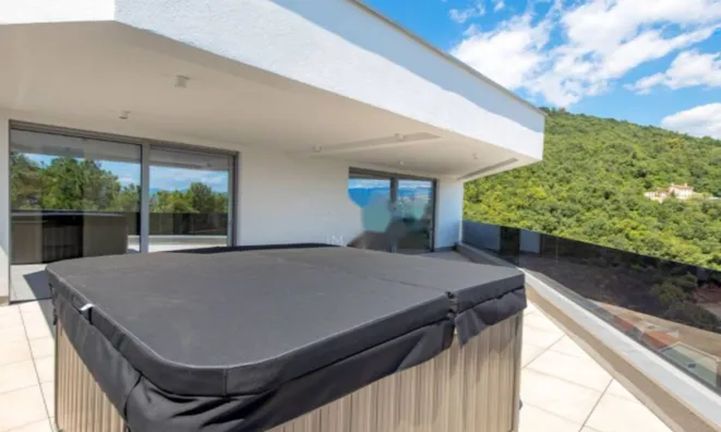 Недвижимость Четырехкомнатная квартира, центр: 12