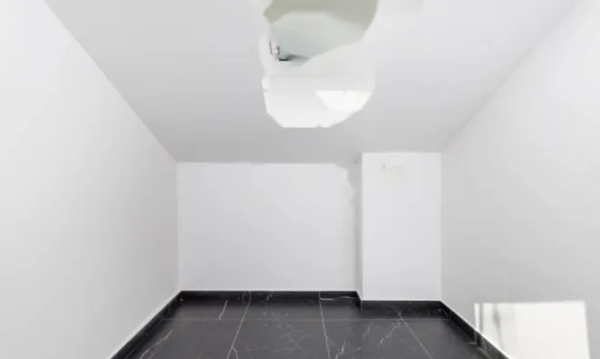 Недвижимость Четырехкомнатная квартира, центр: 15