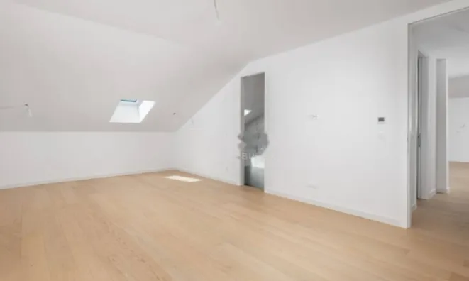 Недвижимость Четырехкомнатная квартира, центр: 27