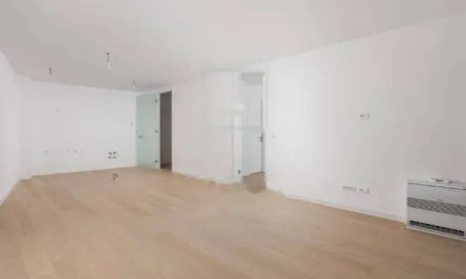 Недвижимость Трёхкомнатная квартира в центре: 8