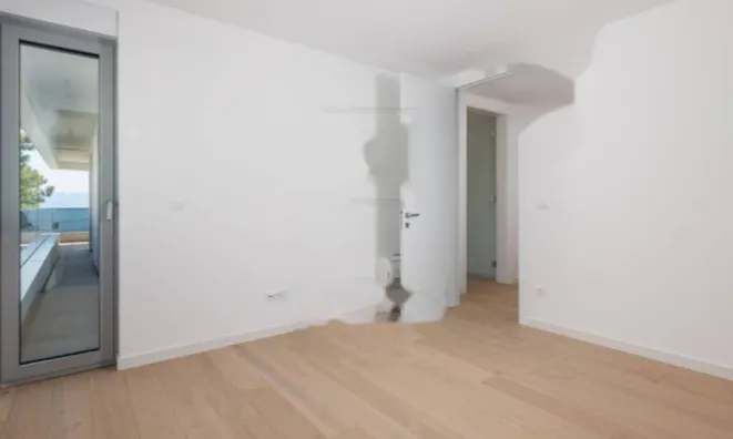 Недвижимость Трехкомнатная квартира в центре: 14