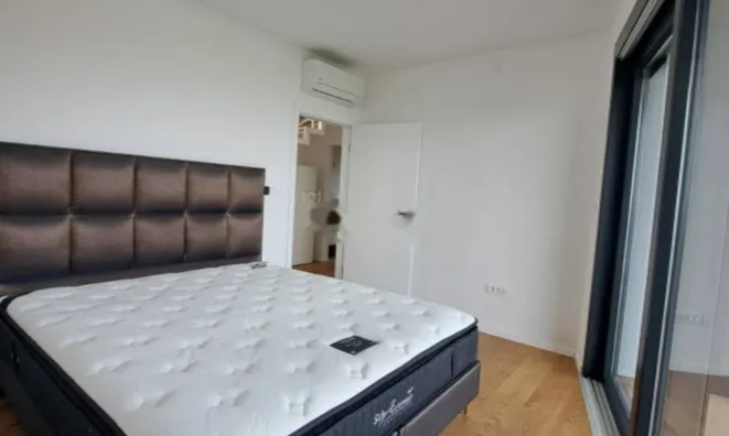 Недвижимость Трёхкомнатная квартира, Ика: 7