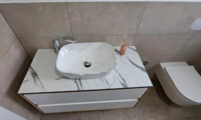 Недвижимость Трёхкомнатная квартира, Ика: 10