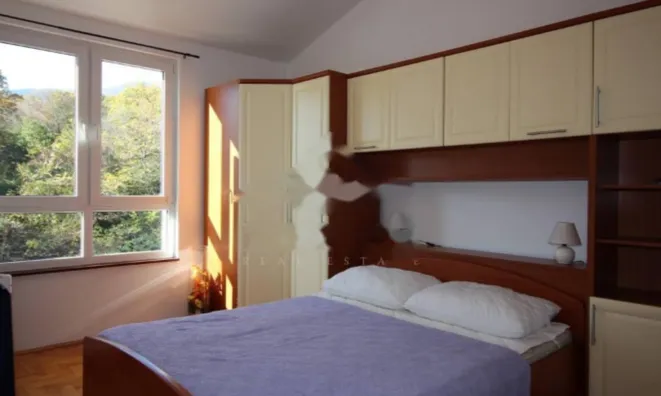 Недвижимость Трёхкомнатная квартира в Опатии: 12