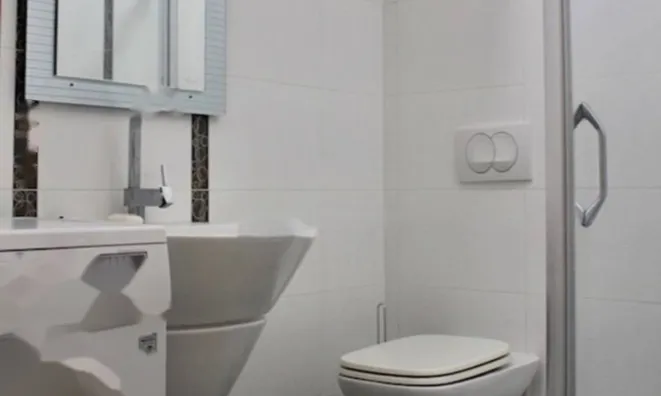 Недвижимость Двухкомнатная квартира Центр: 14