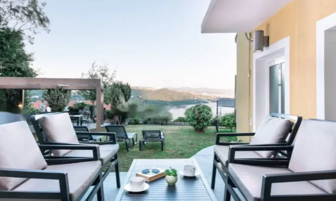 Недвижимость Трехкомнатная квартира в Опатии: 2