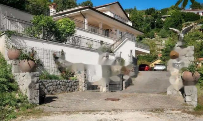 Недвижимость Семейный дом в центре Опатии: 4