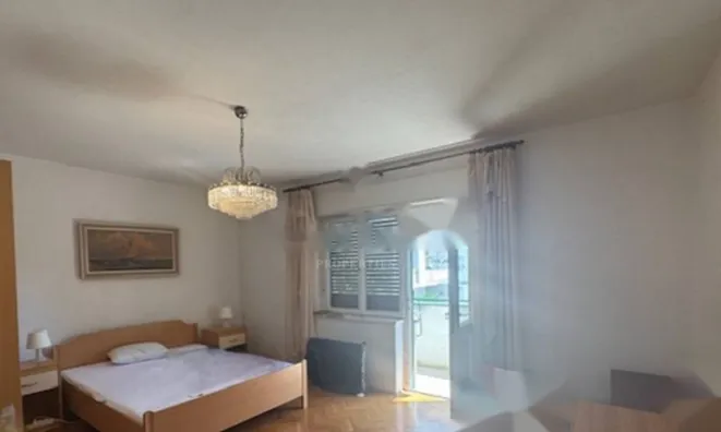 Недвижимость Двухкомнатная квартира, Центр: 2