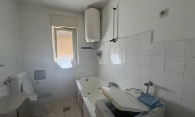 Недвижимость Двухкомнатная квартира, Центр: 6