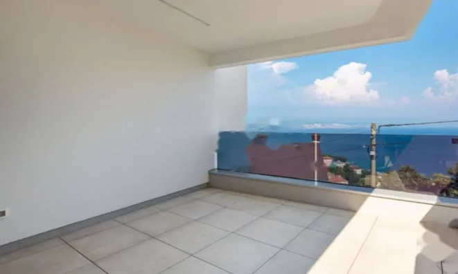 Недвижимость Двухкомнатная квартира в центре: 8