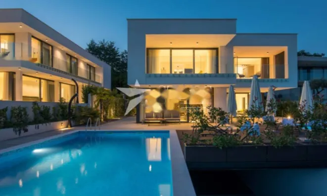 Недвижимость Четырехкомнатная квартира 264 м², Запад, Опатия: 23