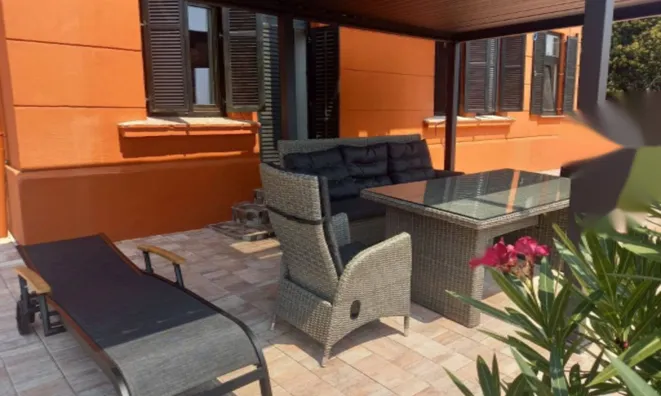 Недвижимость Четырехкомнатная квартира центр: 3