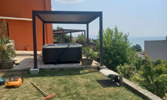 Недвижимость Четырехкомнатная квартира центр: 4