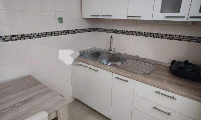 Недвижимость Трёхкомнатная квартира, Центр: 15