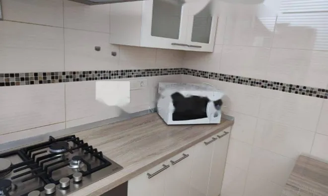 Недвижимость Трёхкомнатная квартира, Центр: 16