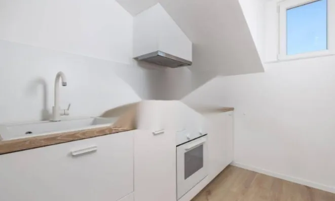 Недвижимость Трехкомнатная квартира, Центр: 3