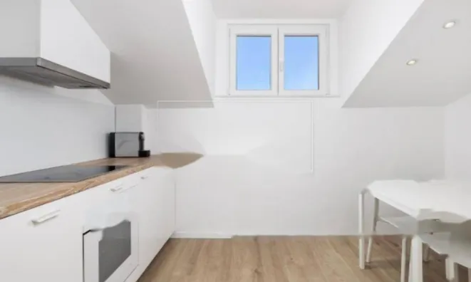 Недвижимость Трехкомнатная квартира, Центр: 7