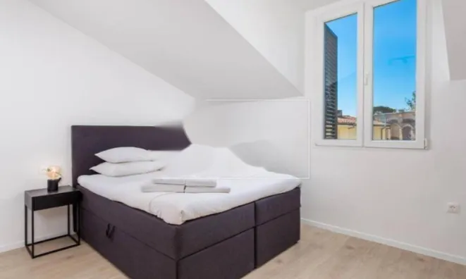 Недвижимость Трехкомнатная квартира, Центр: 12