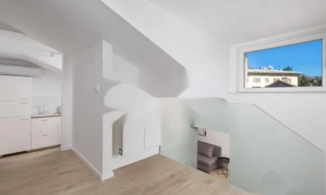 Недвижимость Трехкомнатная квартира, Центр: 14