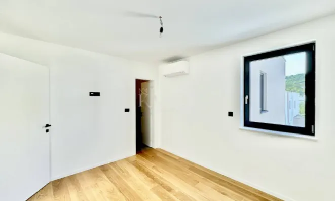 Недвижимость Четырехкомнатная квартира в Опатии: 37