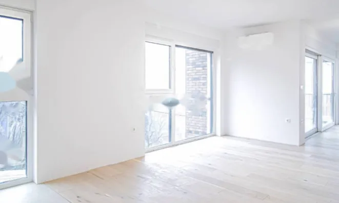 Недвижимость Четырехкомнатная квартира: 15