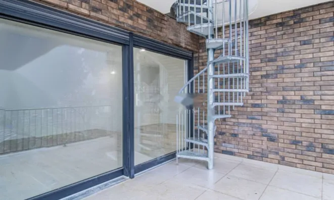 Недвижимость Четырехкомнатная квартира: 18