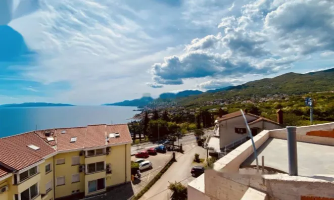 Недвижимость Четырехкомнатная квартира: 31