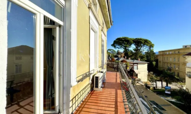 Недвижимость Четырёхкомнатная квартира, Центр, Опатия: 12