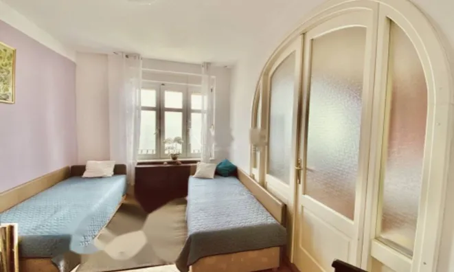 Недвижимость Четырехкомнатная квартира, Центр: 1