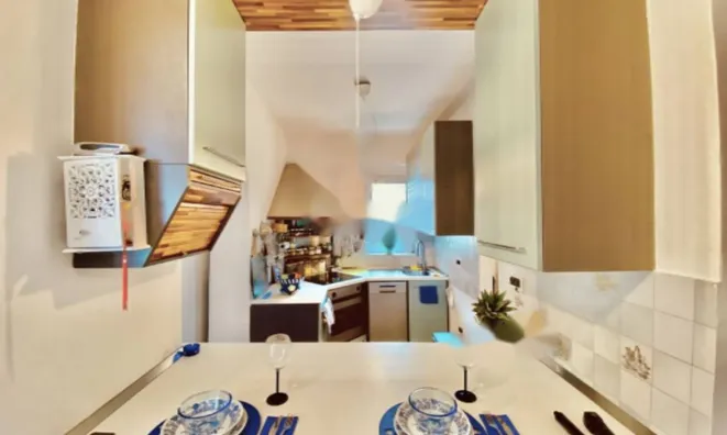 Недвижимость Четырехкомнатная квартира, Центр: 6