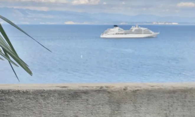 Недвижимость Четырехкомнатная квартира, Центр: 11