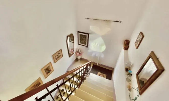 Недвижимость Четырехкомнатная квартира, Центр: 18