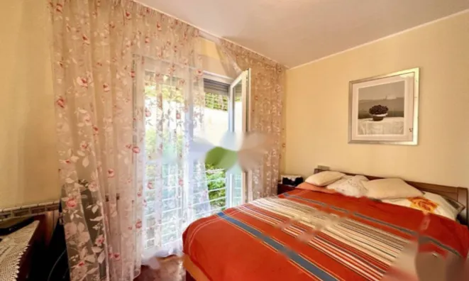 Недвижимость Трехкомнатная квартира, центр.: 3