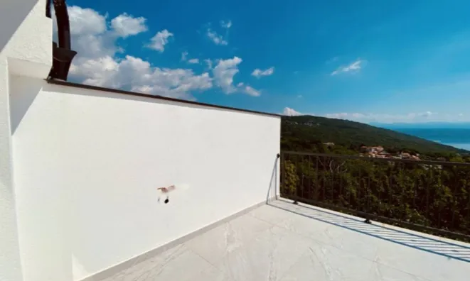 Недвижимость Трехкомнатная квартира, Запад: 16