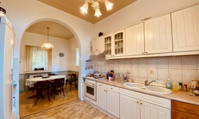 Недвижимость Четырехкомнатная квартира: 8